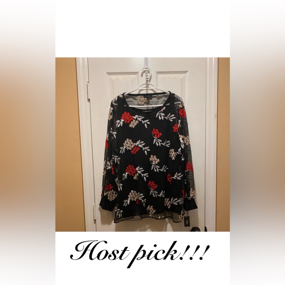 HOST PICK Floral lace blouse